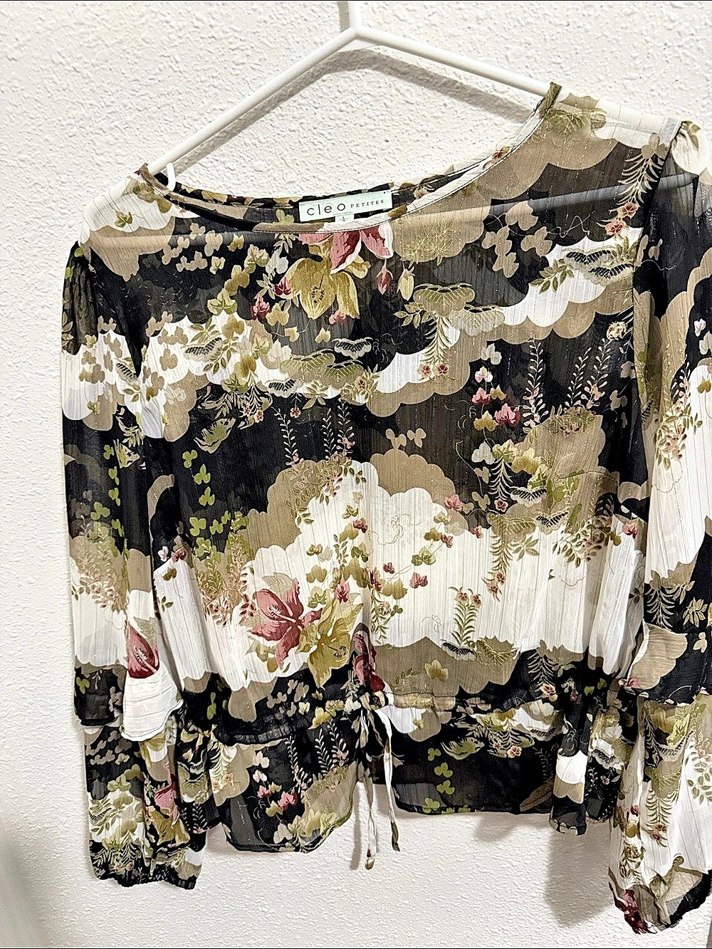 Cleo Petites Floral Blouse in Black & Cream Size Large